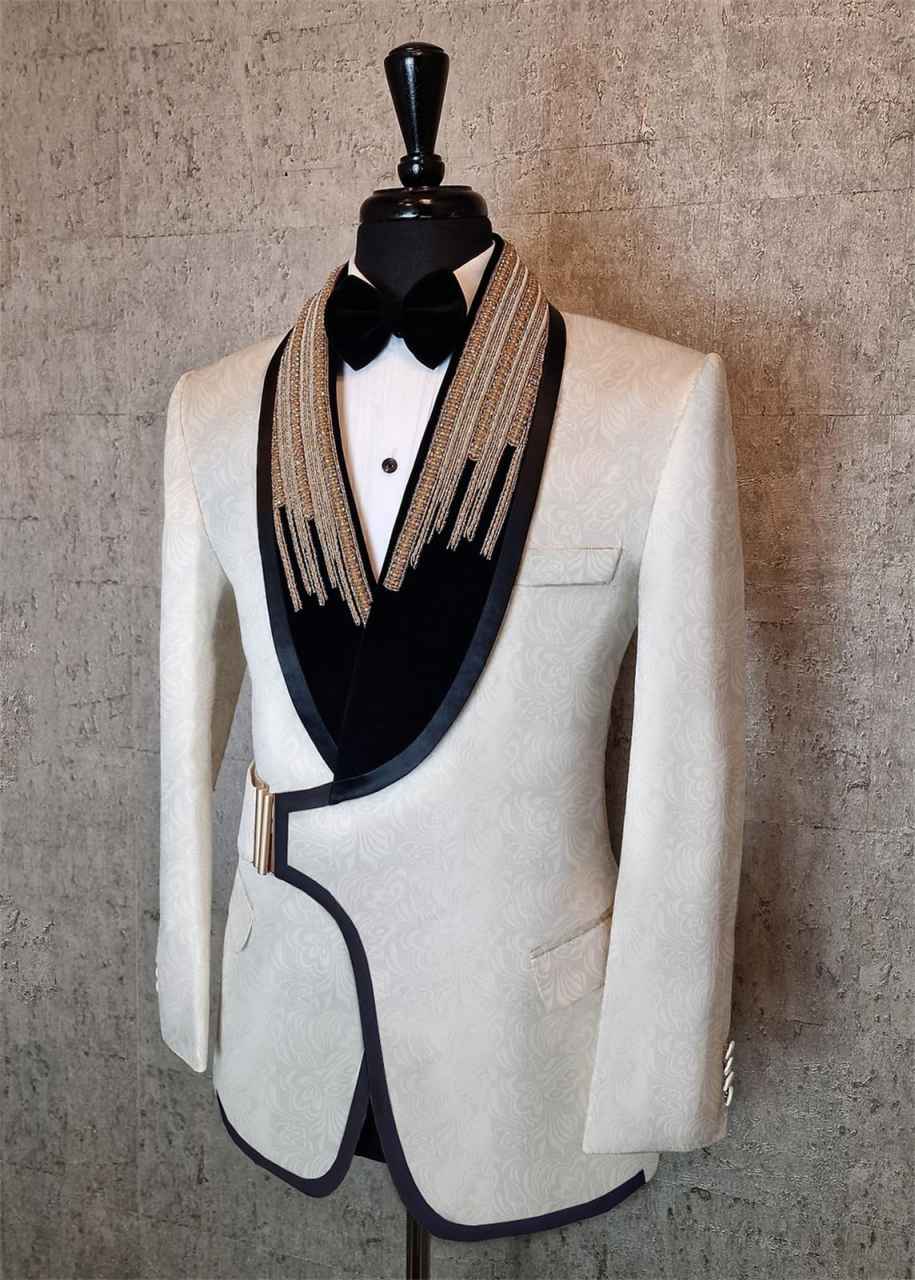 Custom White Jacquard Slim Tuxedo with Gold Rhinestone Tassel Shawl Lapel for Wedding Host Groom