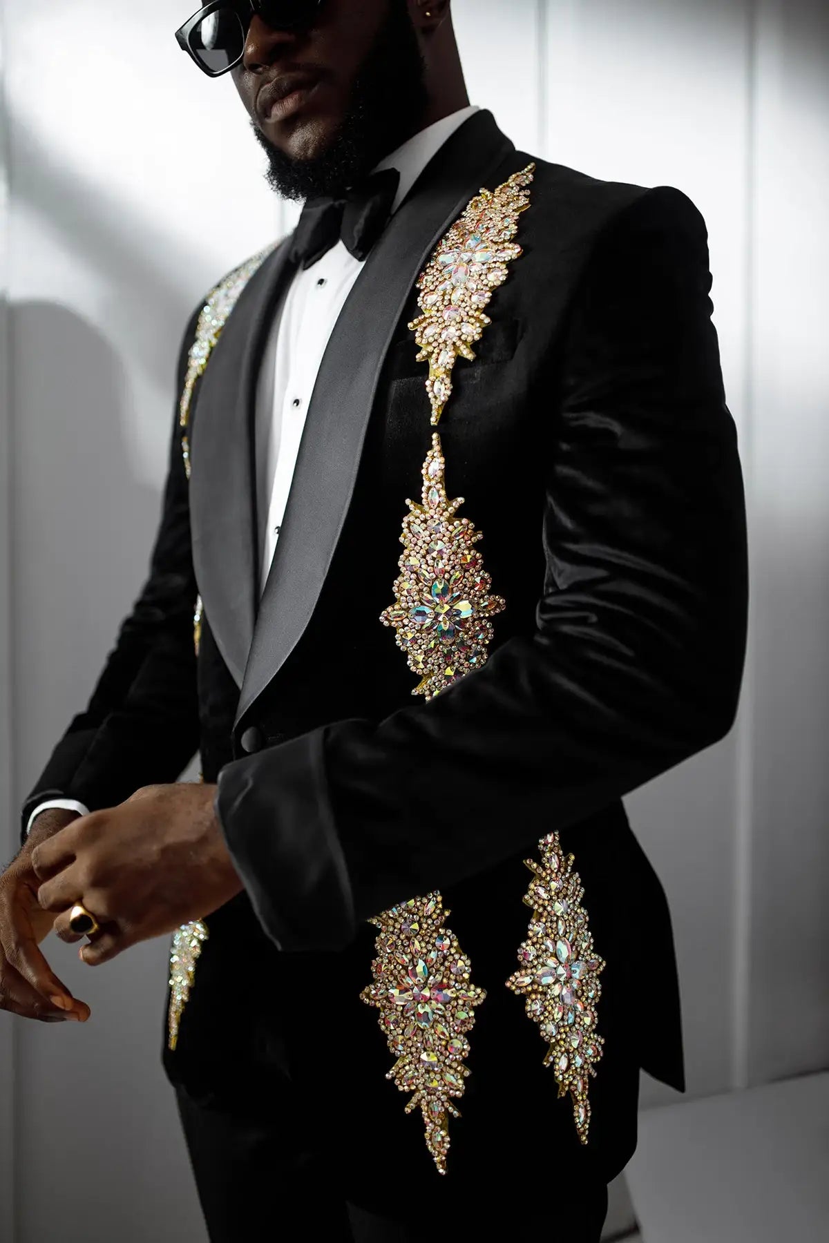 Men White Rhinestone Lapel Double Breasted Tuxedo Black Pants Wedding Formal Suit