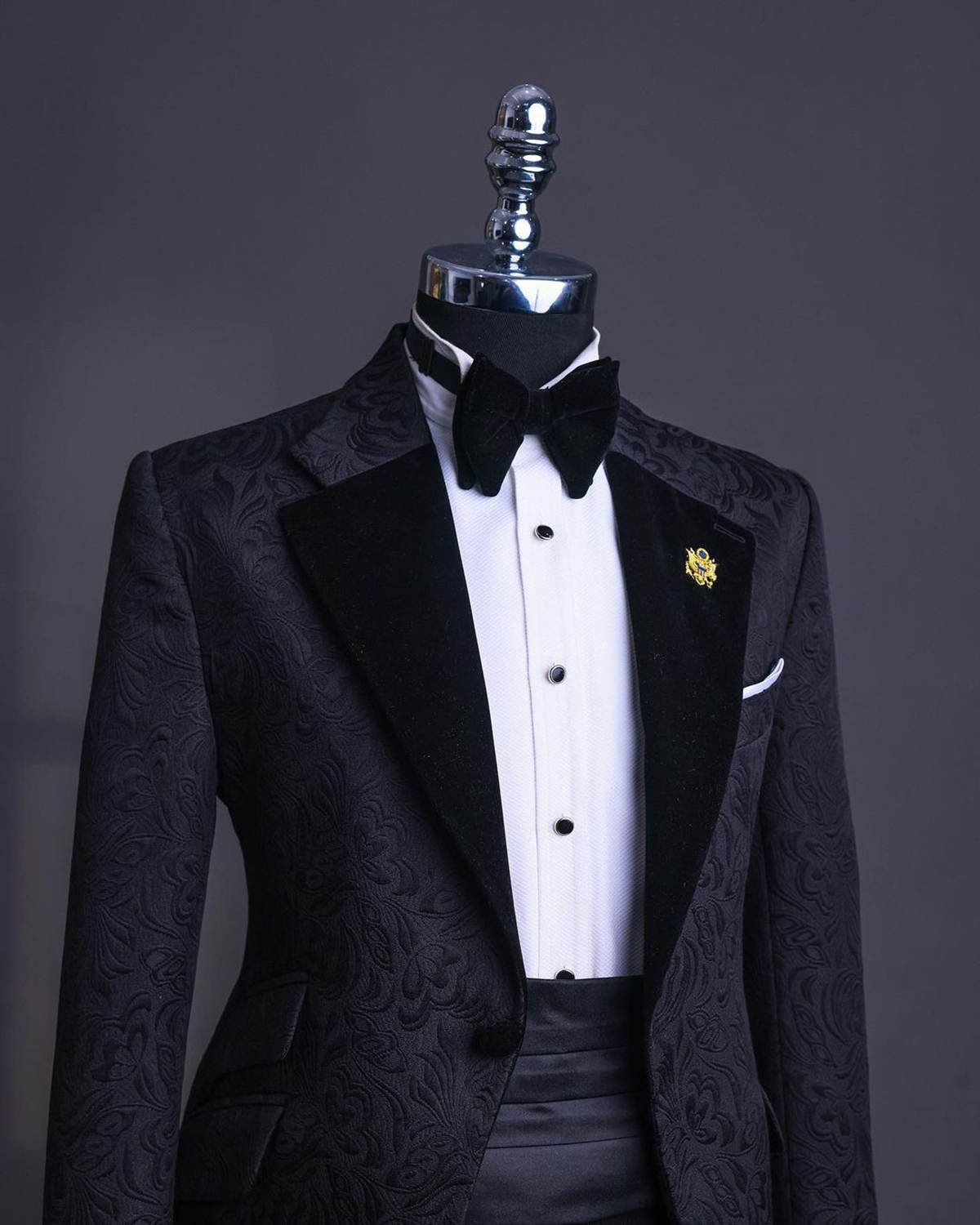 Men's Black Jacquard Tuxedo Suit with Velvet Shawl Lapel, Slim Formal 2-Piece Suit for Groom Wedding Hosting