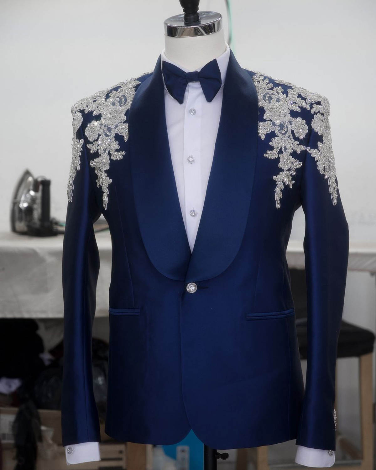 Men's Royal Blue Satin Shawl Lapel Tuxedo Jacket, Hand Silver Floral Rhinestone Embroidery On Shoulders Slim Formal Blazer for Groom Wedding Banquet
