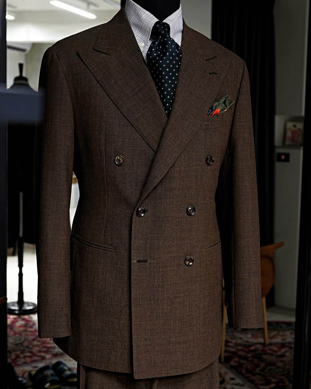 Men's Dark Brown Wool Double Breasted Suit 2-Piece, Peak Lapel Slim Fit Vintage British Business Blazer & Trousers