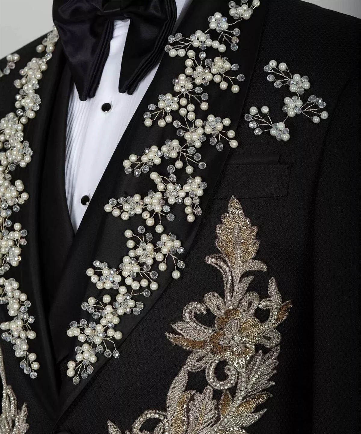 Men's Black Tuxedo with Flower Applique Beaded Tuxedo Slim Fit Shawl Lapel Blazer for Dinner Prom Wedding
