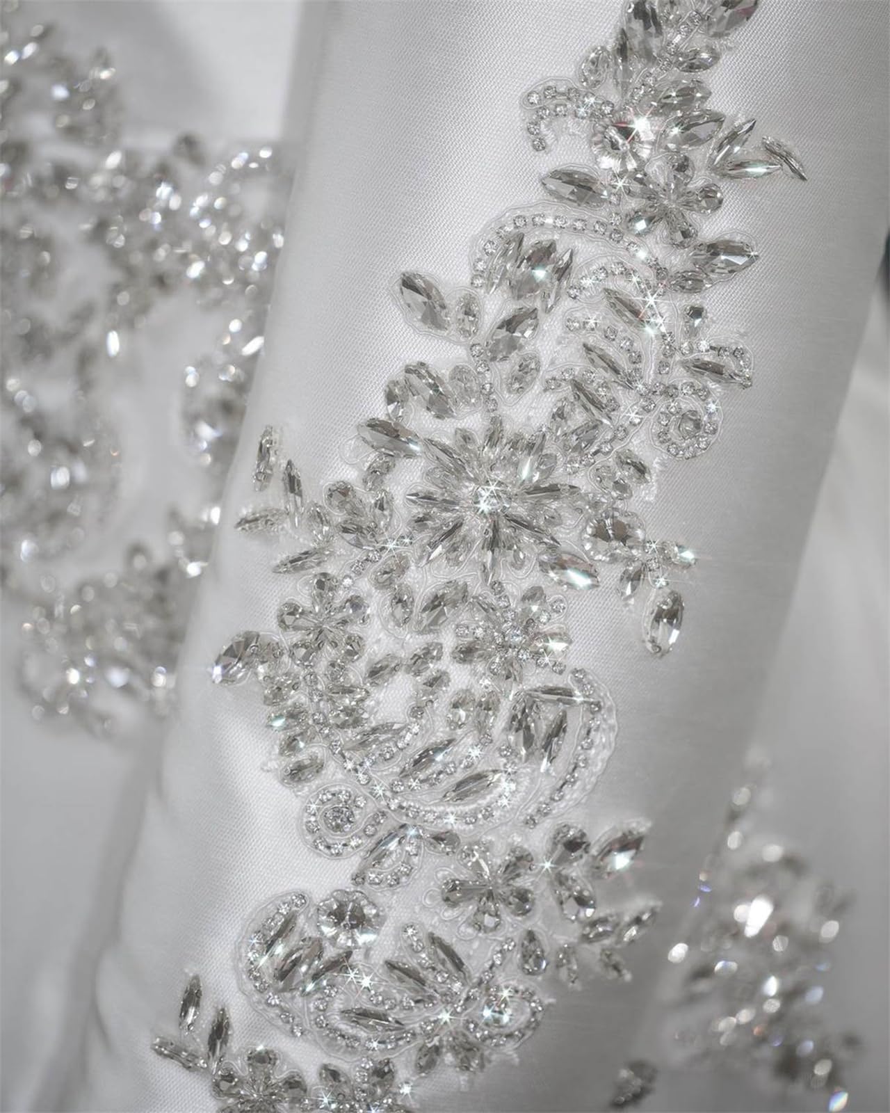 Men's 2-Piece Diamond Floral Applique Tuxedo Suit