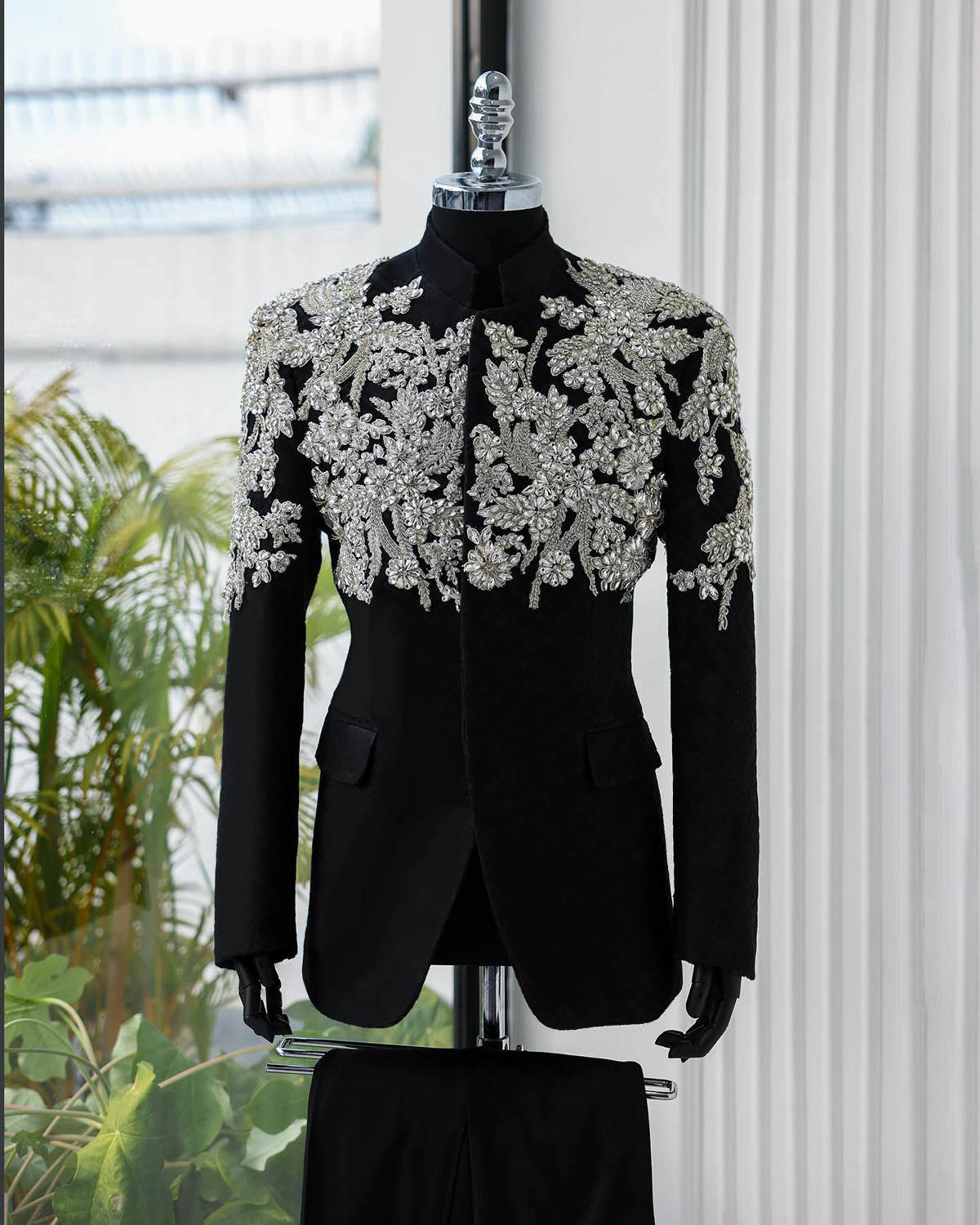 Men's Mandarin Collar Luxury Hand Beaded Floral Embroidered Tuxedo Wedding Suit Jacket
