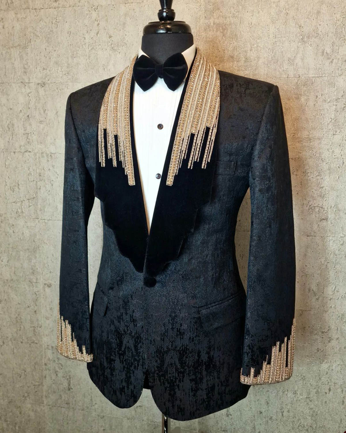 Men's Jacquard Tuxedo with Velvet Shawl Lapel & Heavy Gold Fringe Beading, Slim Fit Formal Suit for Groom Wedding Stage Hosting