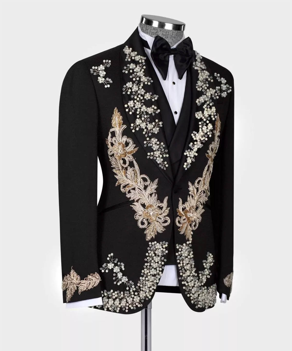 Men's Black Tuxedo with Flower Applique Beaded Tuxedo Slim Fit Shawl Lapel Blazer for Dinner Prom Wedding
