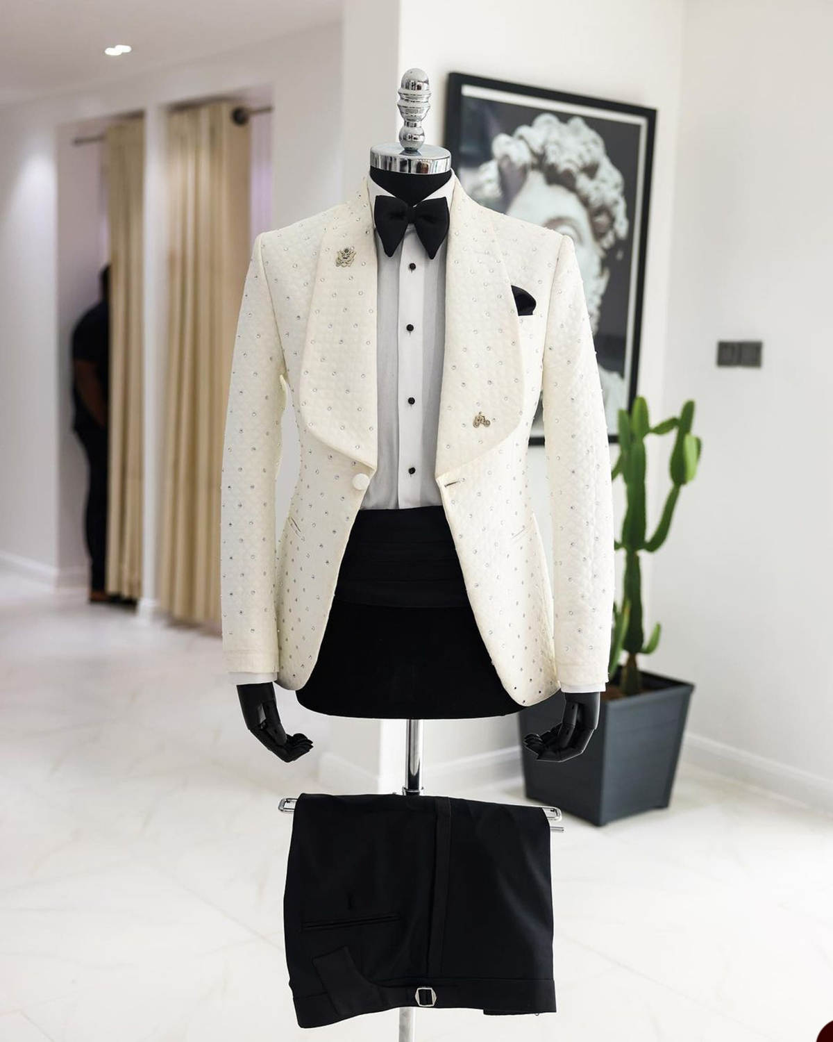Men's 2-Piece Slim Fit Rhinestone Shawl Lapel Tuxedo Set: Jacket & Pants for Proms, Parties & Banquets