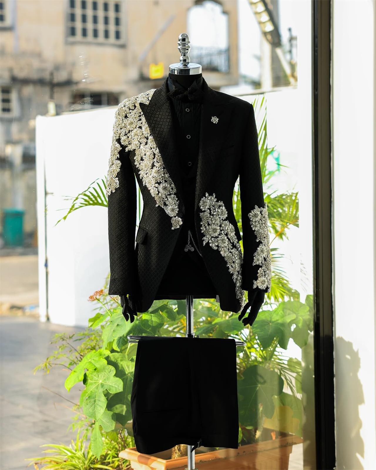 Men's 2-Piece Beaded Floral Sequin Tuxedo Suit - Black